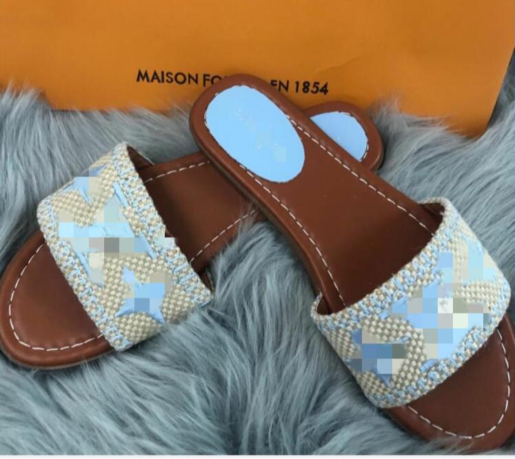 Designers Pool Pillow Mules Women Sandals Sunset Flat Comfort Mules Padded Front Strap Slippers Fashionable Easy-to-wear Style Slides 67
Designers Pool Pillow Mules Women Sandals Sunset Flat Comfort Mules Padded Front Strap Slippers Fashionable Easy-to-wear Style Slides 67