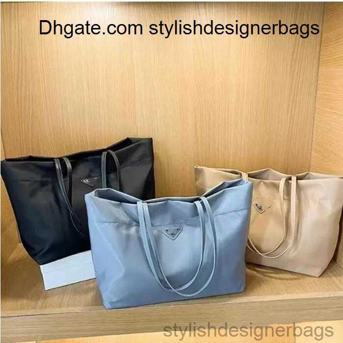 Totes Wholesale P Luxury Designer Brands Shopping Bags Women Triangle Label Waterproof Leisure Travel Bag Large Capacity Nylon Mommy Tote Ladies 0224V23, Black
Totes Wholesale P Luxury Designer Brands Shopping Bags Women Triangle Label Waterproof Leisure Travel Bag Large Capacity Nylon Mommy Tote Ladies 0224V23, Black