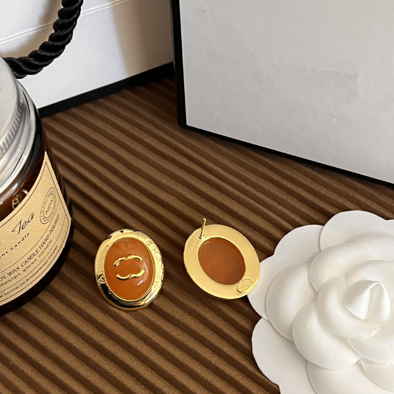 Popular Brand Design Studs Earrings Lovers Women Accessories Stamps Earrings Love 18k Gold Plated Fashion Design Jewelry with Gift Box Wedding Party
Popular Brand Design Studs Earrings Lovers Women Accessories Stamps Earrings Love 18k Gold Plated Fashion Design Jewelry with Gift Box Wedding Party