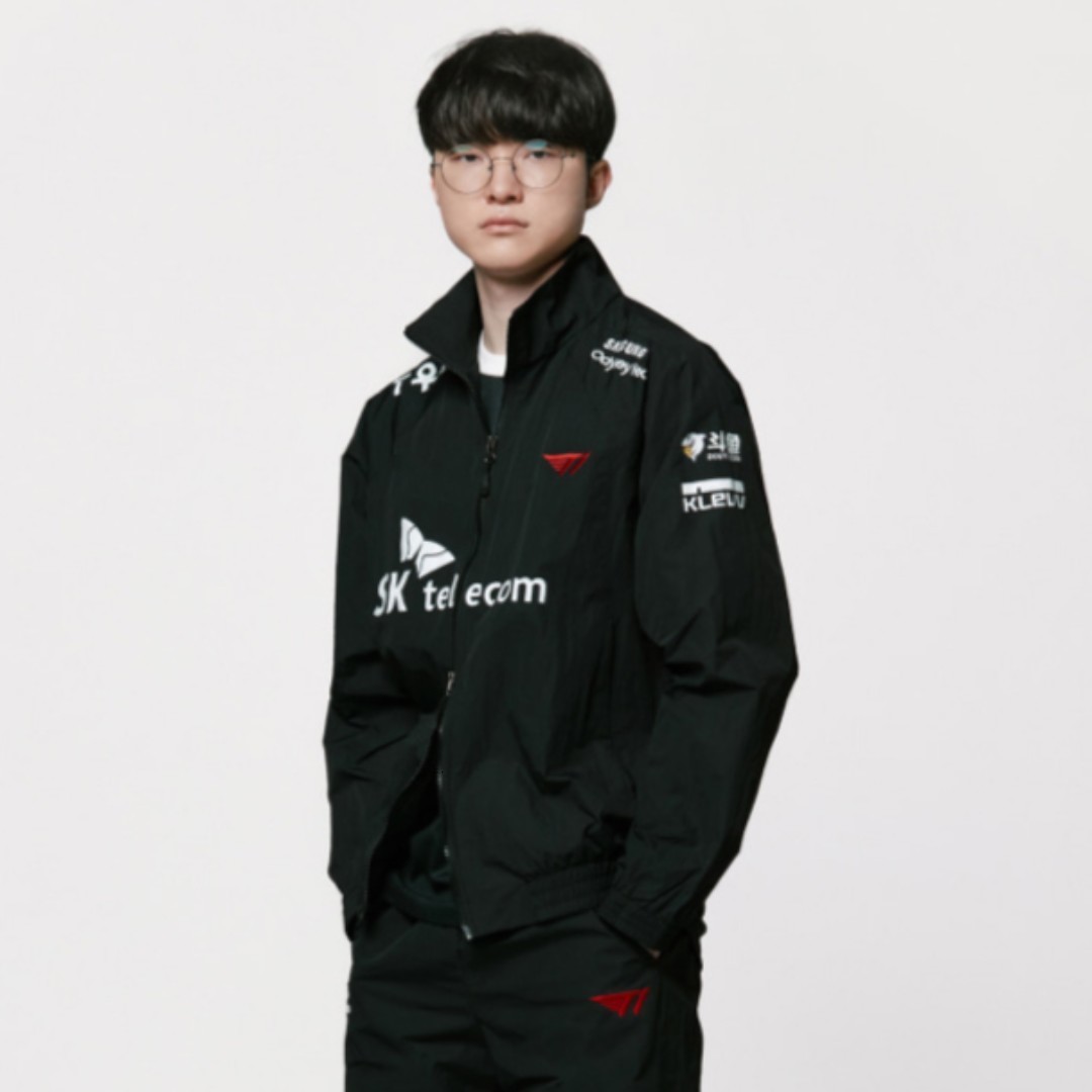 Men's Jackets Official 2023 T1 Uniform Spring Jacket uniform coat LCK S13 LOL Legends Jack FAKER jacket Jersey men's and women's fan clothing 230223, Black
Men's Jackets Official 2023 T1 Uniform Spring Jacket uniform coat LCK S13 LOL Legends Jack FAKER jacket Jersey men's and women's fan clothing 230223, Black
