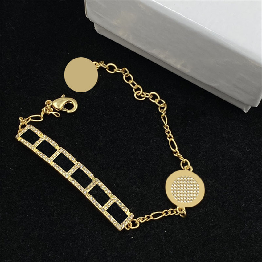 Wedding Bride Gold Bracelets Women Full Diamond Adjustable Bracelets Lady Personality Hollow Charm Bracelets for Gift
Wedding Bride Gold Bracelets Women Full Diamond Adjustable Bracelets Lady Personality Hollow Charm Bracelets for Gift