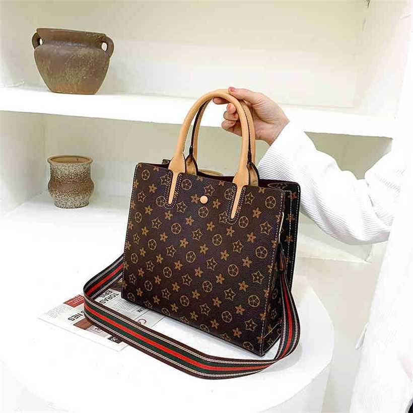 Handbag High quality 2023 new bag Large female Korean version Portable Shoulder Messenger large capacity women's Tote, Dark brown
Handbag High quality 2023 new bag Large female Korean version Portable Shoulder Messenger large capacity women's Tote, Dark brown