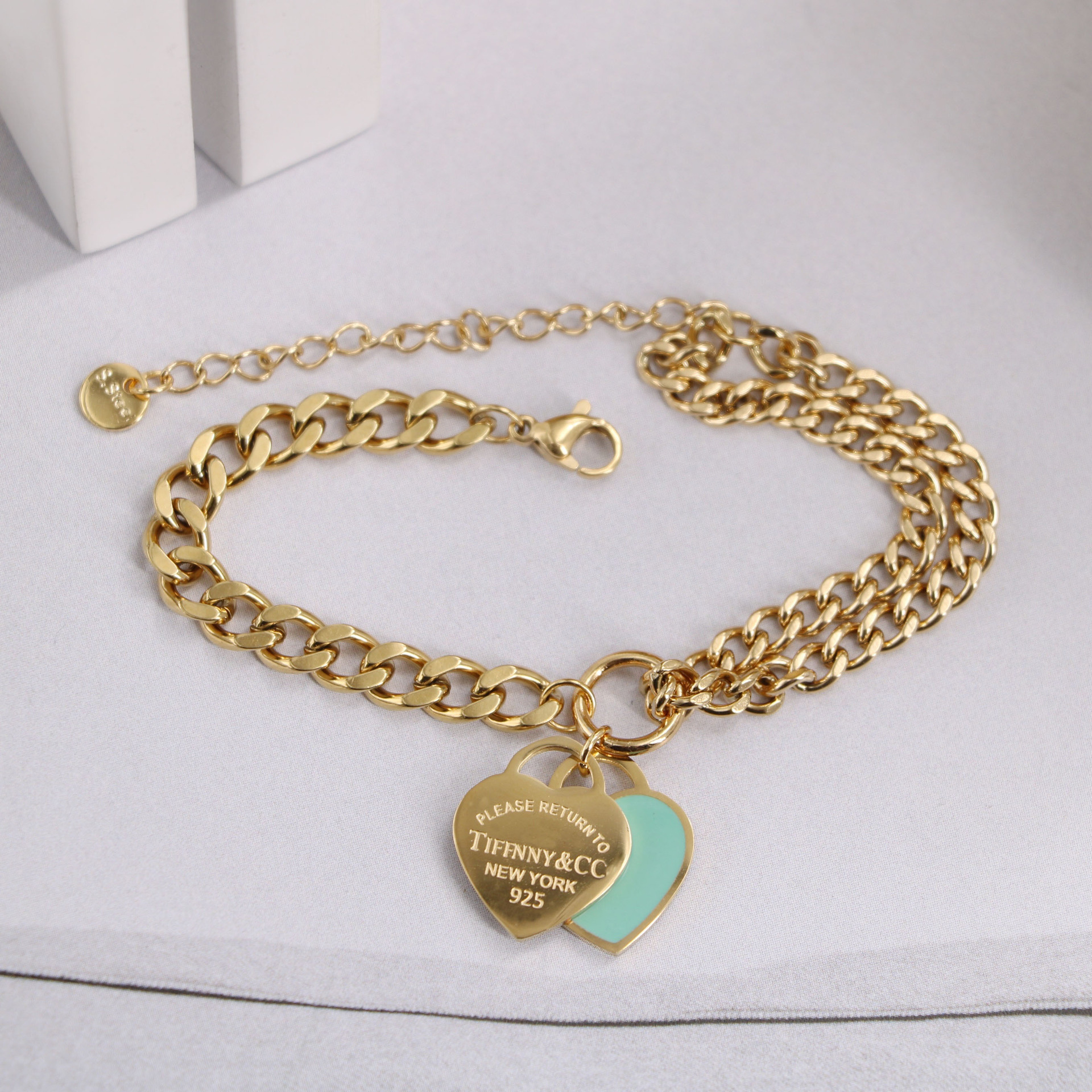 Love decoration titanium steel thick chain bracelet light luxury bracelet 2020 new female hip-hop fashion
Love decoration titanium steel thick chain bracelet light luxury bracelet 2020 new female hip-hop fashion