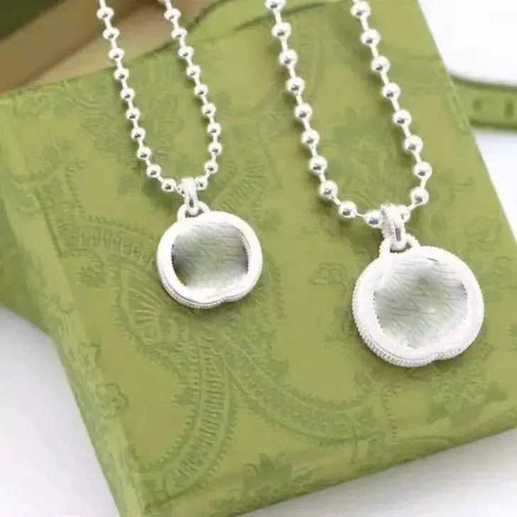 charm necklaces Gu designer jewellery luxury letter G 925 Silver double G label Round bead necklace for men and women couples bijoux cjewelers original packaging
charm necklaces Gu designer jewellery luxury letter G 925 Silver double G label Round bead necklace for men and women couples bijoux cjewelers original packaging