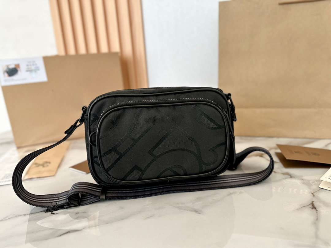 Brand design Camera Bag 2023 Men's and women's same fashion shoulder bag suitable for daily travel, Black
Brand design Camera Bag 2023 Men's and women's same fashion shoulder bag suitable for daily travel, Black