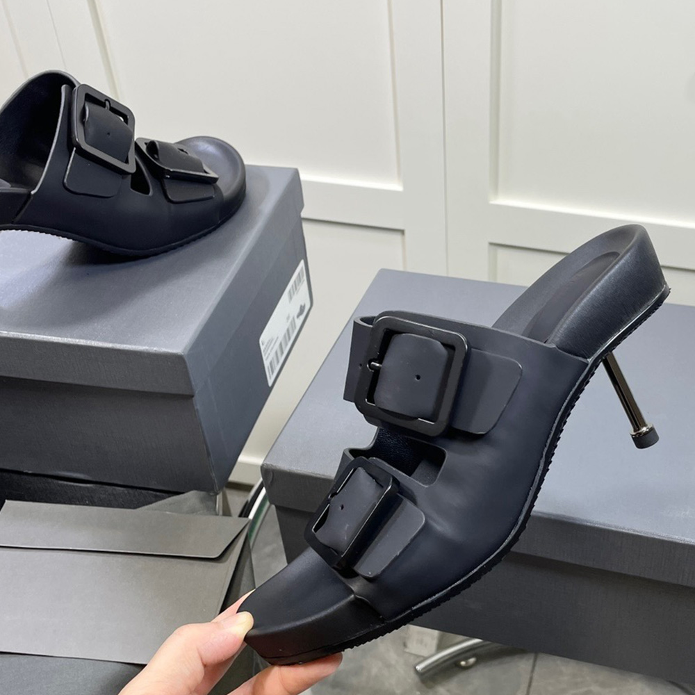 New popular womens designer high heels Sandals slippers unique design outstanding features large soles tire patterns fashion favorite casual comfortable sandals
New popular womens designer high heels Sandals slippers unique design outstanding features large soles tire patterns fashion favorite casual comfortable sandals