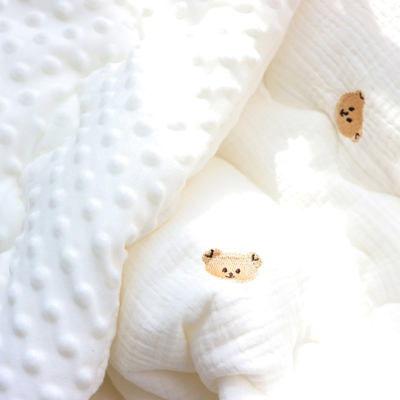Blankets Swaddling Winter Thick Muslin Cotton Embroidered Bear Tiger Baby Duvet born Thermal Comforter Infant Baby Crib Blanket with filler 230224
