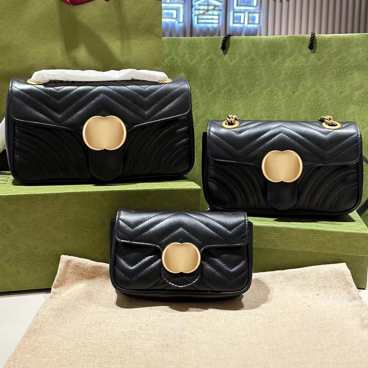 Luxury Designer Marmont fashion classic Wavy lines Totes crossbody Bags men totes clutch chain 3 sizes Women shoulder strap travel Bag Genuine leather Flap handbags, White
Luxury Designer Marmont fashion classic Wavy lines Totes crossbody Bags men totes clutch chain 3 sizes Women shoulder strap travel Bag Genuine leather Flap handbags, White
