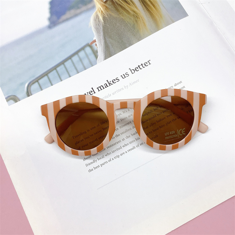 Cute eyewear parent child frosted glasses 1-8 year old baby decorative trendy kids Sunglasses Z260305