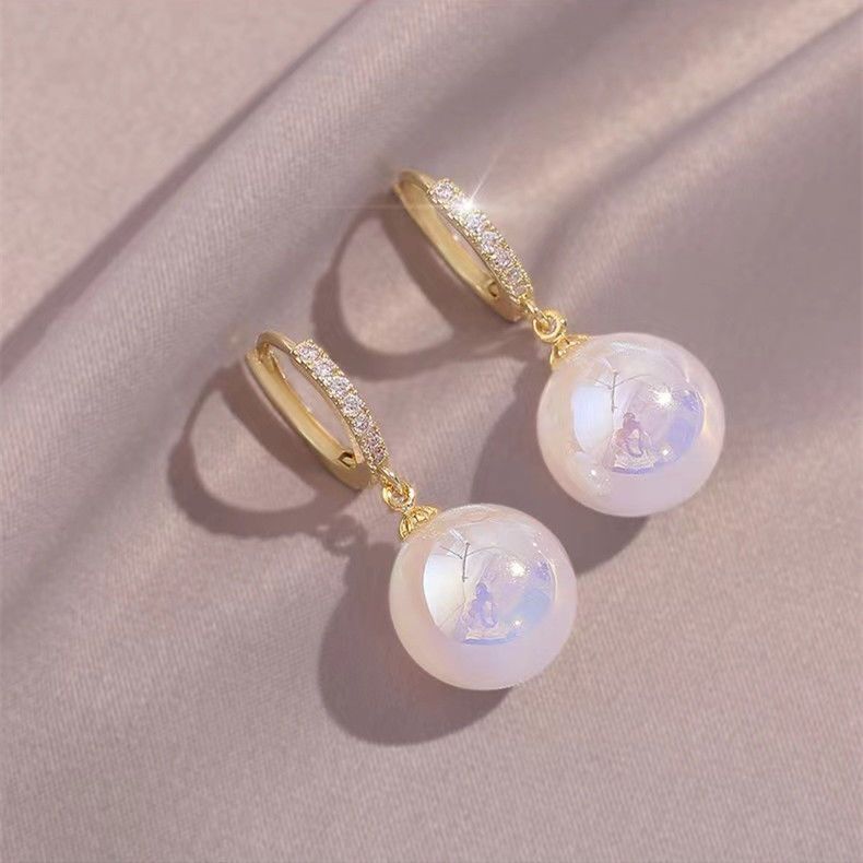 Japan and South Korea Fashion Mermaid Concubine Pearl Earrings Sweet Temperament High-grade Flash Diamond Earrings Luxurious Fashionable Colorful Earrings
Japan and South Korea Fashion Mermaid Concubine Pearl Earrings Sweet Temperament High-grade Flash Diamond Earrings Luxurious Fashionable Colorful Earrings