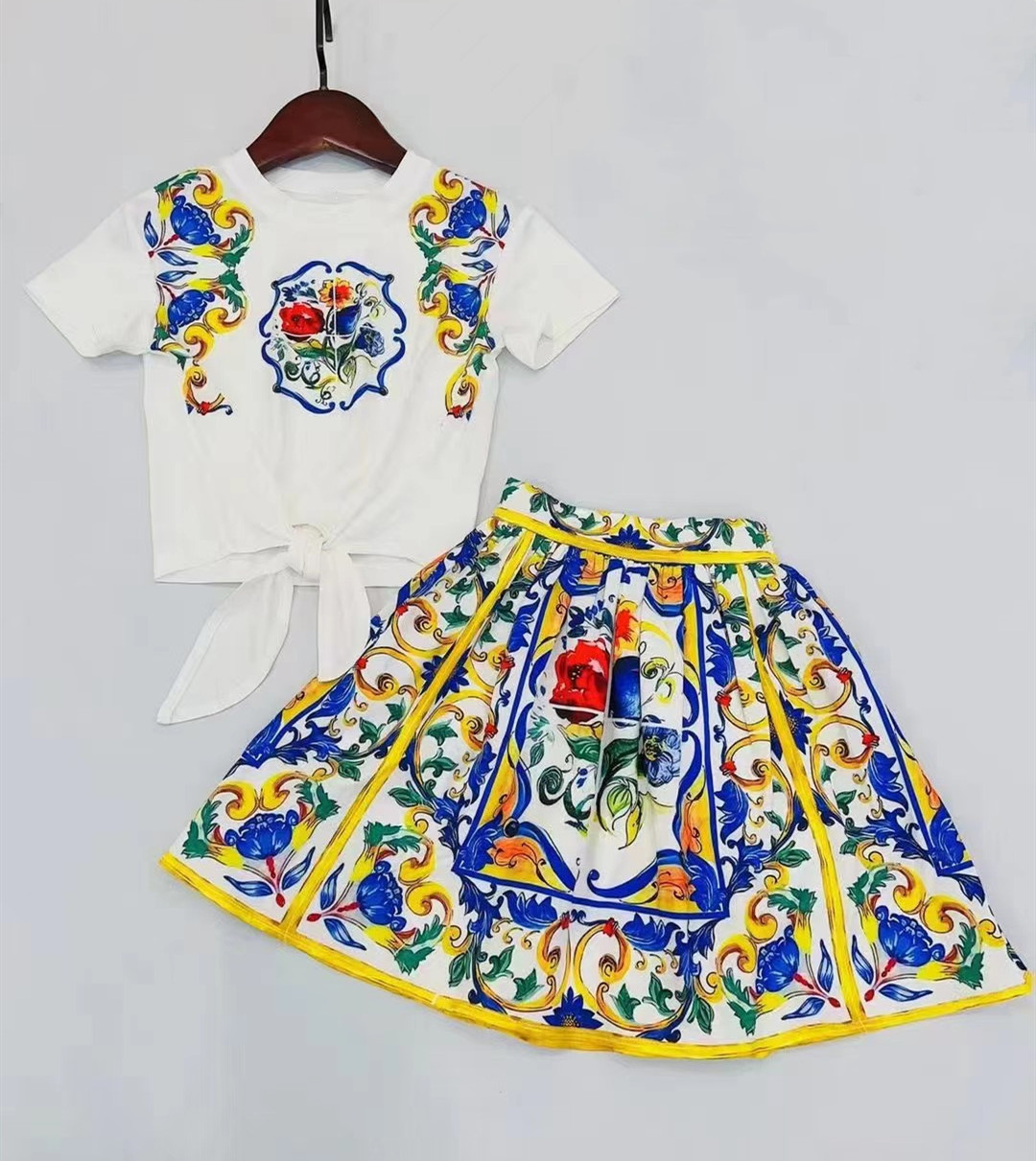 High-end baby clothing sets girls short sleeved suits summer children western style European and American style skirt kids sets, Green
High-end baby clothing sets girls short sleeved suits summer children western style European and American style skirt kids sets, Green