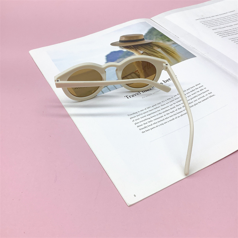 Cute eyewear parent child frosted glasses 1-8 year old baby decorative trendy kids Sunglasses Z260305