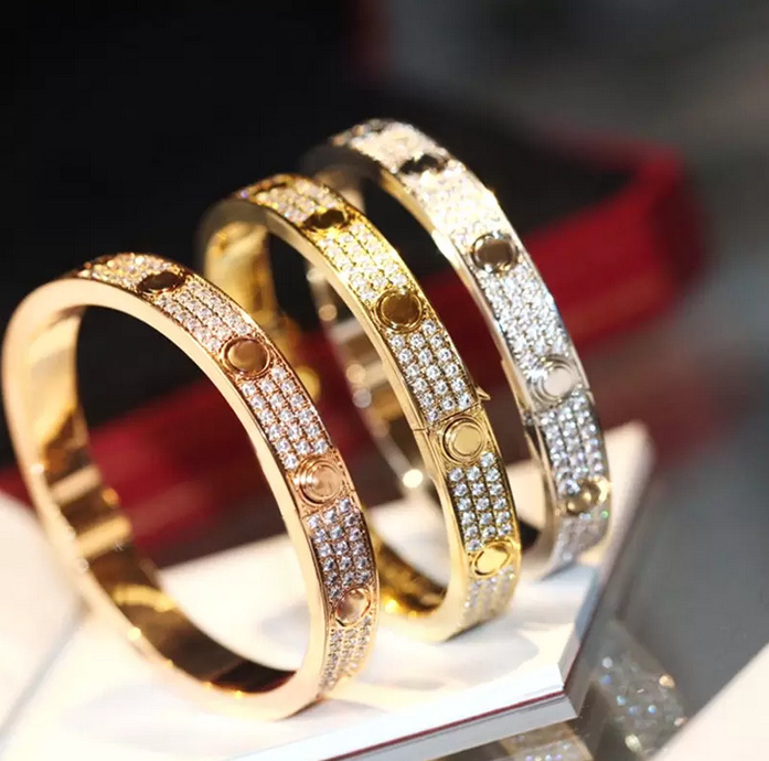 Love luxury designer bracelet Tennis bracelet women stainless steel rose gold couple diamond fashion jewelry in hand Valentine day gift for girlfriend proposal
Love luxury designer bracelet Tennis bracelet women stainless steel rose gold couple diamond fashion jewelry in hand Valentine day gift for girlfriend proposal
