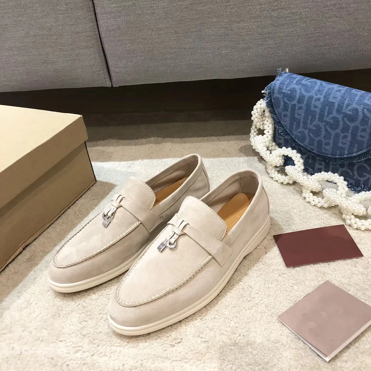 Classic Womens Dress Shoes Cashmere Loafers Designers Buckle Round Toes Flat Heel Leisure Comfort Four Seasons Women Shoe, 24#
Classic Womens Dress Shoes Cashmere Loafers Designers Buckle Round Toes Flat Heel Leisure Comfort Four Seasons Women Shoe, 24#