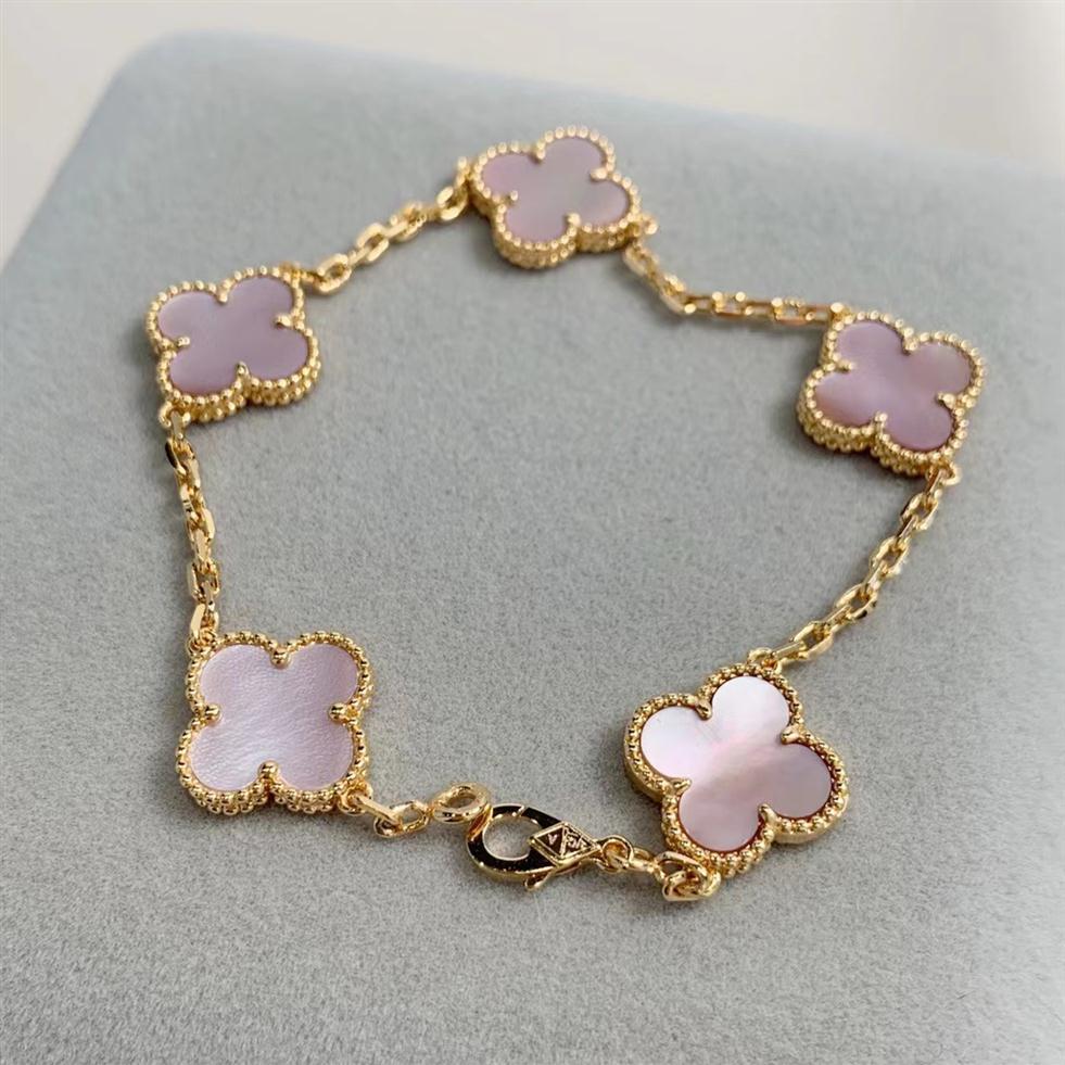 2023 Luxury Clover Designer Bracelet Mother of Pearl 18K Gold Brand Love Bangle Charm Bracelets Shining Crystal Diamond Jewelry for Wom295q
2023 Luxury Clover Designer Bracelet Mother of Pearl 18K Gold Brand Love Bangle Charm Bracelets Shining Crystal Diamond Jewelry for Wom295q
