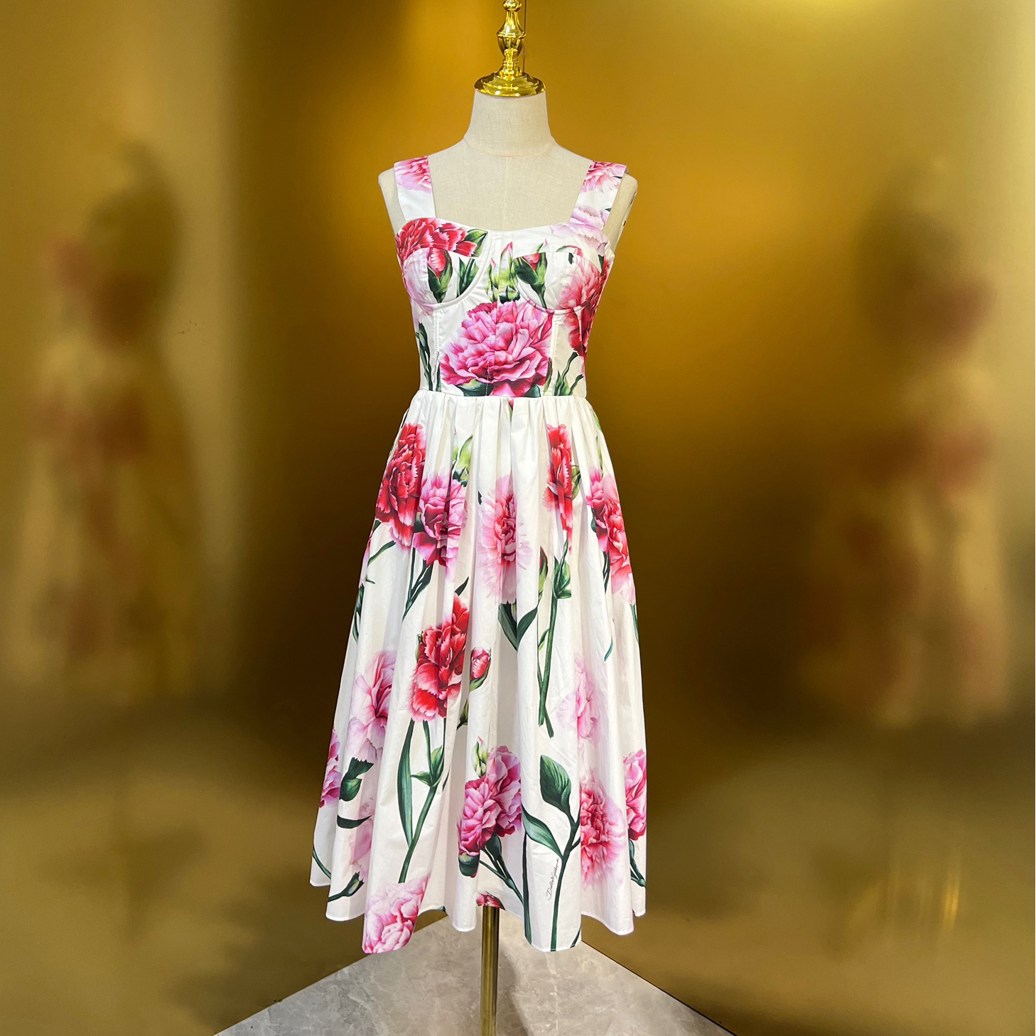 Runway Dress Square Neck Sleeveless Floral Printed Gathered Waist Mide Dress, White
Runway Dress Square Neck Sleeveless Floral Printed Gathered Waist Mide Dress, White