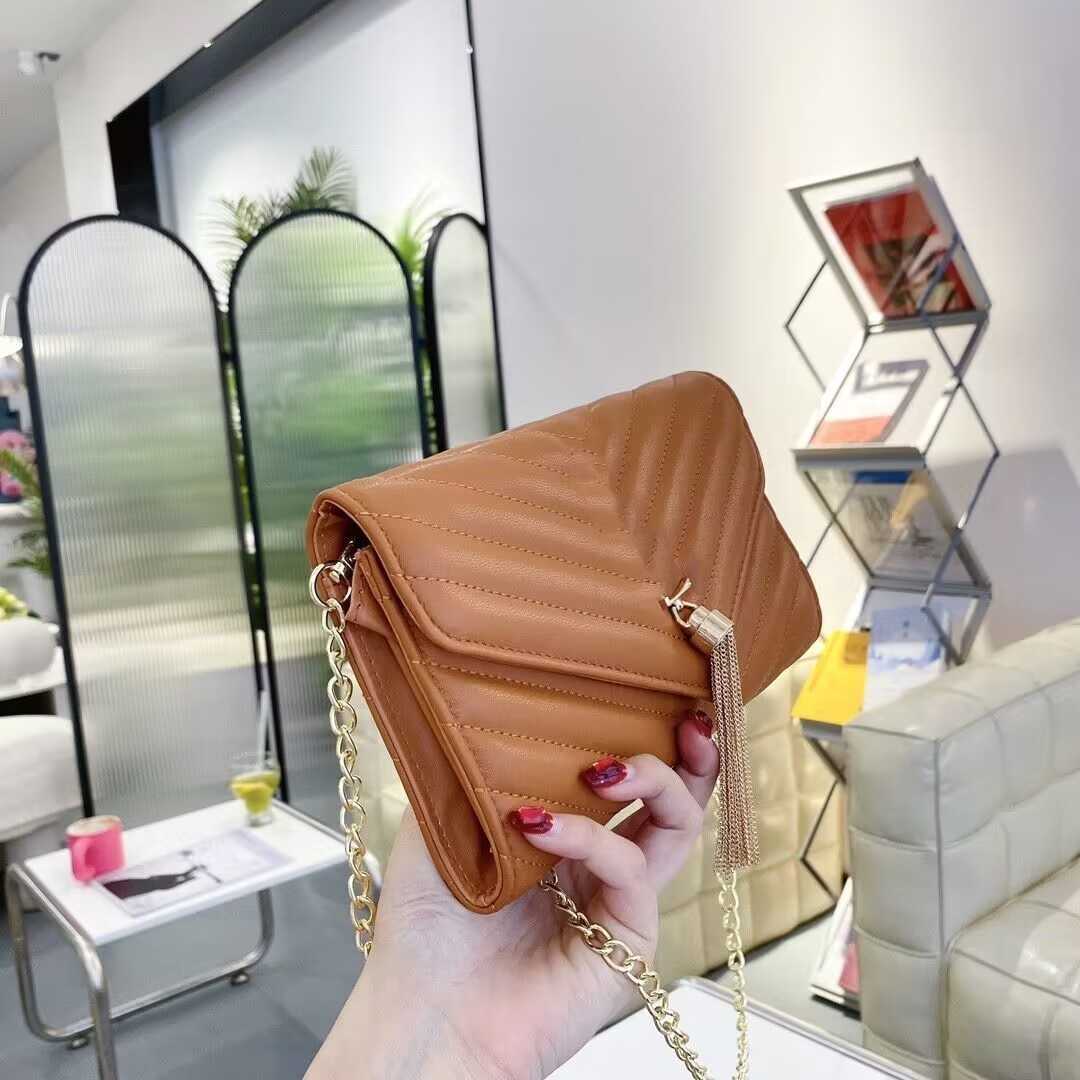 Brand Designer Bags Handbag Shoulder Crossbody Tote Women's 2023 New Fashion Texture Leather Versatile Underarm Linen Can Be Messenger packet Factory direct sales, Black
Brand Designer Bags Handbag Shoulder Crossbody Tote Women's 2023 New Fashion Texture Leather Versatile Underarm Linen Can Be Messenger packet Factory direct sales, Black