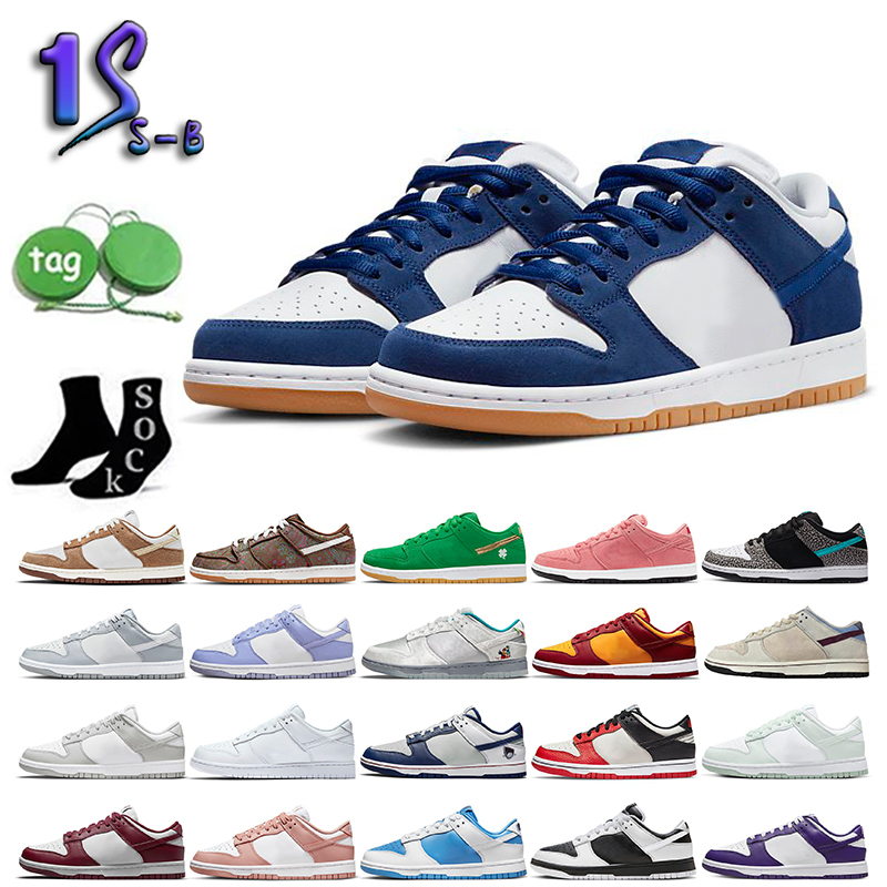 Running Shoes Designer Sneakers Chunky Bears Strange Love White Pine Green New Men Woman Unc Off Lot 1 Dunks Sb Low Mens SOLO
Running Shoes Designer Sneakers Chunky Bears Strange Love White Pine Green New Men Woman Unc Off Lot 1 Dunks Sb Low Mens SOLO