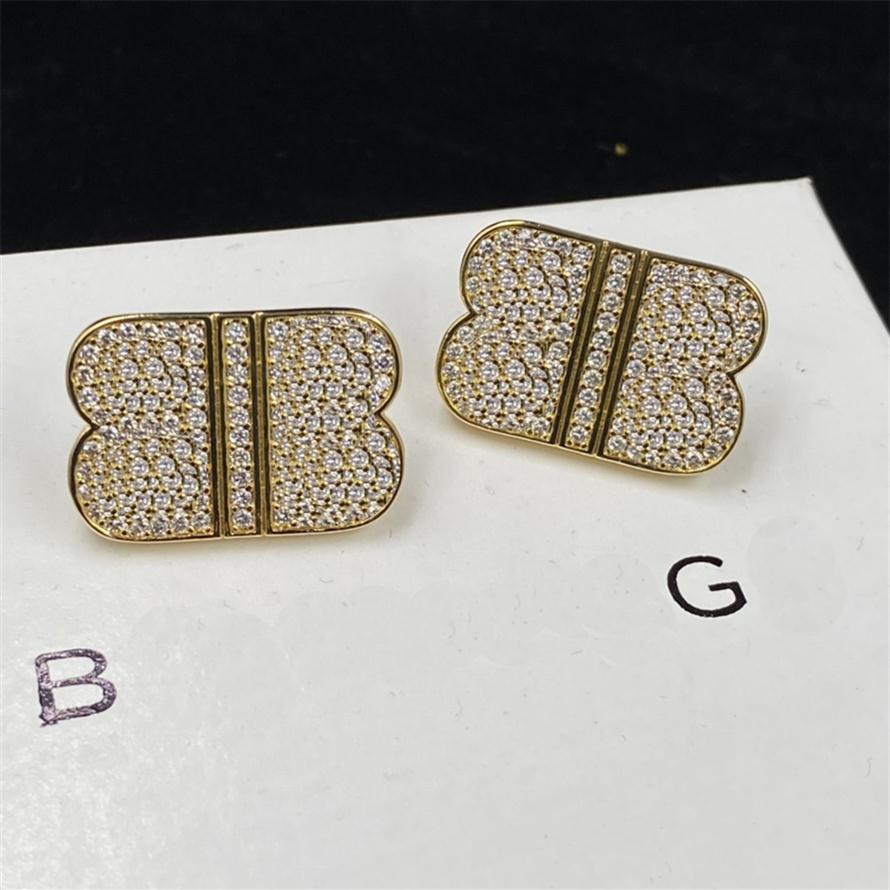 Luxurys Designer Womens Earring Fashion Mens BB Earrings Jewelrys Formal Women Shine Diamond Pendant Studs Hoop Ear Rings Wedding Party263m
Luxurys Designer Womens Earring Fashion Mens BB Earrings Jewelrys Formal Women Shine Diamond Pendant Studs Hoop Ear Rings Wedding Party263m