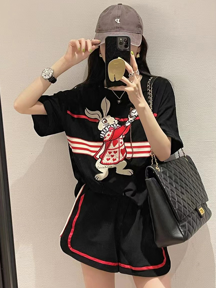Women's Two Piece Pants Summer Vintage Embroidered T-Shirts And Shorts conjunto feminino shorts e blusa 2023 Loose Cartoon Tops Set For Women 230