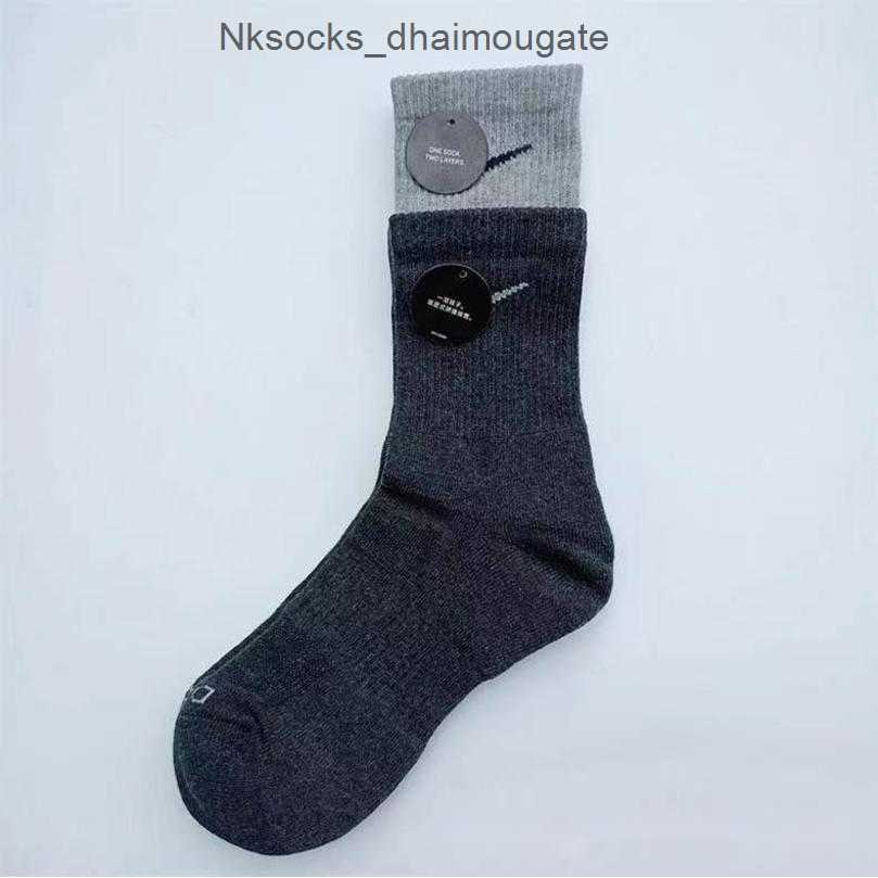 Men's Classic Fashion Socks Women's Hook Brand Stockings Designers Fake Two Pairs Splicing High Tube Women Men Sports Yoga Breathable Stocking Couple's Sock Sphp, Long tube 6
Men's Classic Fashion Socks Women's Hook Brand Stockings Designers Fake Two Pairs Splicing High Tube Women Men Sports Yoga Breathable Stocking Couple's Sock Sphp, Long tube 6