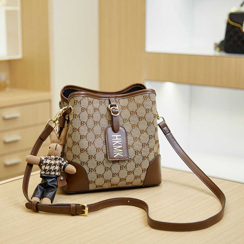 2023 High Quality Women Bags bucket red shoulder diagonal women's versatile high-grade bag 70%off Factory Handbags, Grey rabbit
2023 High Quality Women Bags bucket red shoulder diagonal women's versatile high-grade bag 70%off Factory Handbags, Grey rabbit
