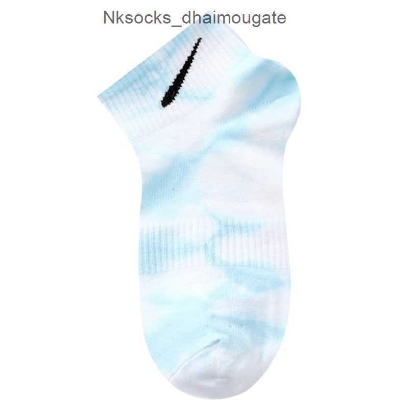 Luxury Fashion Men's Socks Women's Hook Brand Stockings Designers Spring Summer Men Women Tie Dyed Low Top Stocking Rainbow Candy Color Sports Yoga Ship Sock Xp0k, Tie dye - light purple
Luxury Fashion Men's Socks Women's Hook Brand Stockings Designers Spring Summer Men Women Tie Dyed Low Top Stocking Rainbow Candy Color Sports Yoga Ship Sock Xp0k, Tie dye - light purple