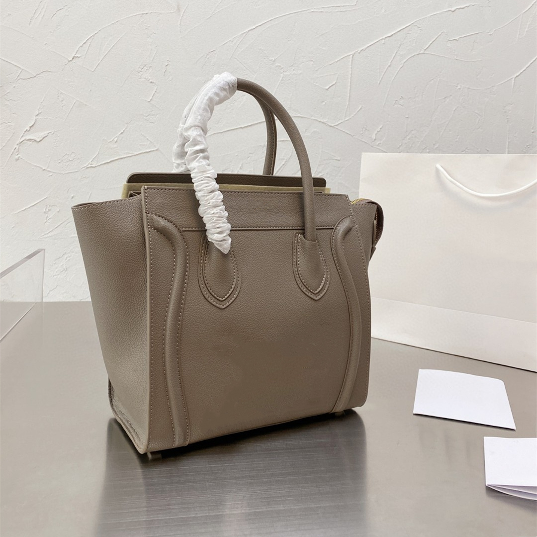 Designer Body Cross bags Women Luxury Shoulder bag Handbags Lady bag Large tote Fashion Claic tapered end Leather bag Heart-shaped top quality 23SS
Designer Body Cross bags Women Luxury Shoulder bag Handbags Lady bag Large tote Fashion Claic tapered end Leather bag Heart-shaped top quality 23SS