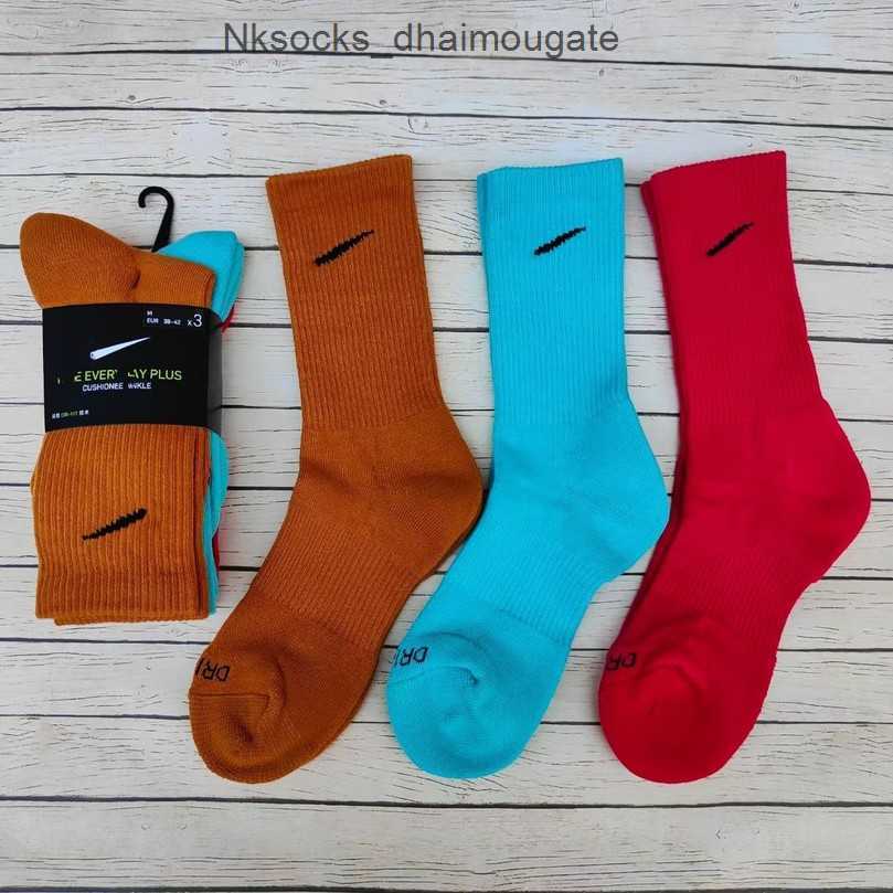Fashion Men's Classic Socks Women's Hook Brand Stockings Designers Men Women Couple's Colorful Cotton Stocking Medium Long Tube Yoga Sports Breathable Sock 1w5s
Fashion Men's Classic Socks Women's Hook Brand Stockings Designers Men Women Couple's Colorful Cotton Stocking Medium Long Tube Yoga Sports Breathable Sock 1w5s