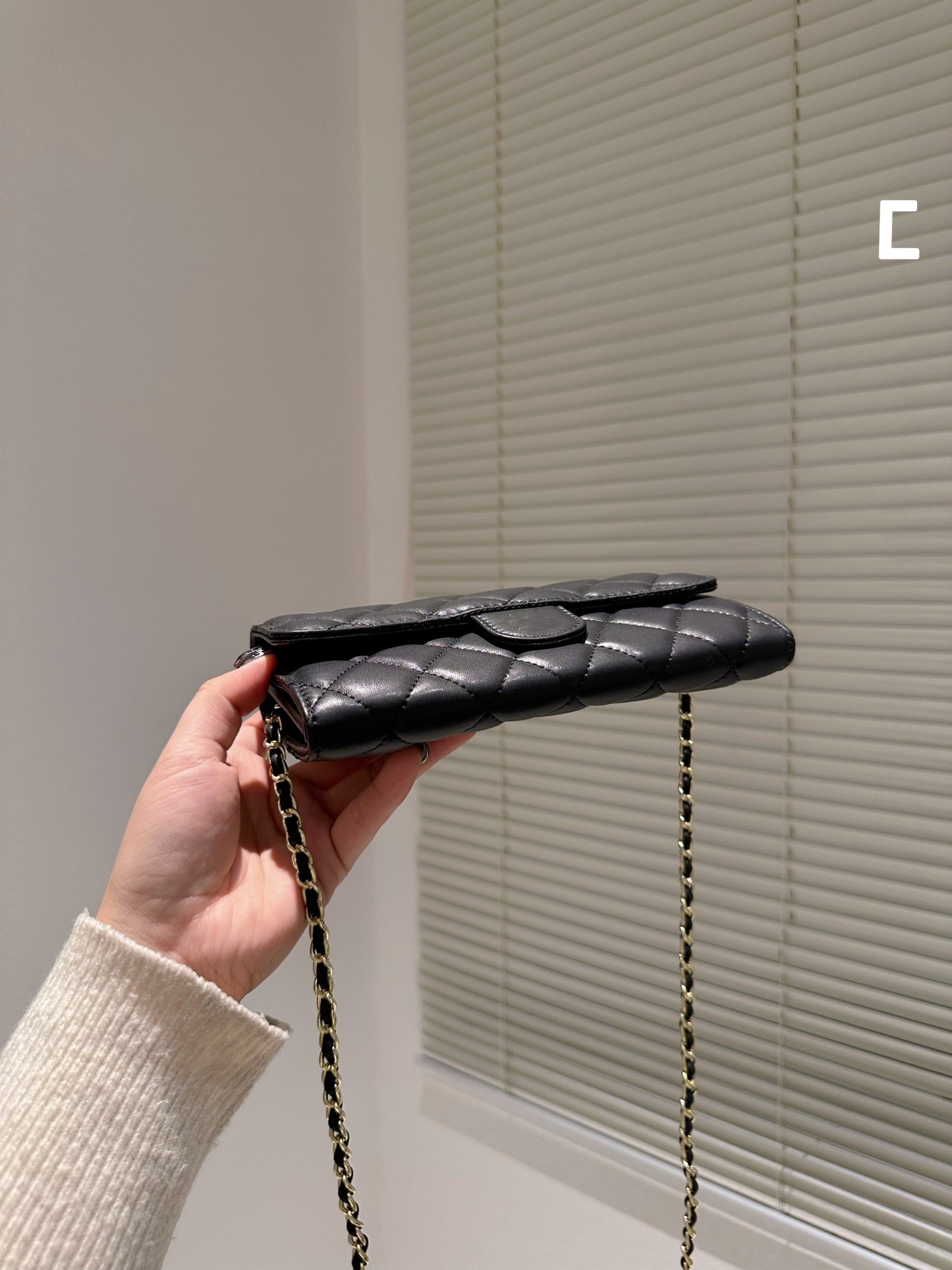 Lazy and lovely new mobile phone bag