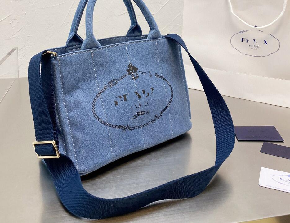 qqw 2023 classics Women handbags WOODY Tote shopping bag handbag high NYLON hobo fashion linen Large Beach bags luxury designer travel Crossbody Shoulder bag Purses, Blue
qqw 2023 classics Women handbags WOODY Tote shopping bag handbag high NYLON hobo fashion linen Large Beach bags luxury designer travel Crossbody Shoulder bag Purses, Blue