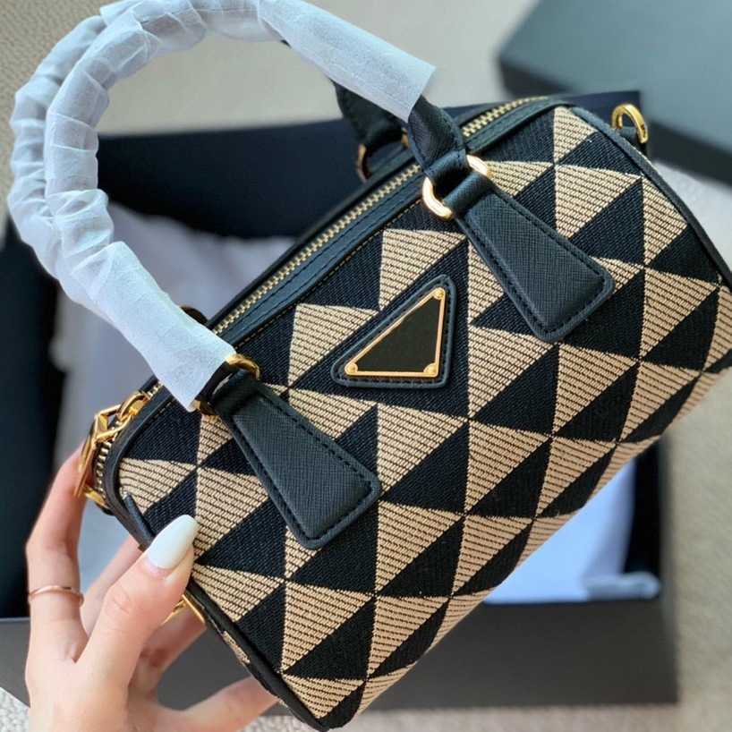 75%off Fashion Shoulder Bags for Boston Pillow Embroidery Fabric Handbag Triangle Pattern Cylinder Women's Bag Luxury Crossbody Handbags Purses 2023, Black mosaic beige
75%off Fashion Shoulder Bags for Boston Pillow Embroidery Fabric Handbag Triangle Pattern Cylinder Women's Bag Luxury Crossbody Handbags Purses 2023, Black mosaic beige