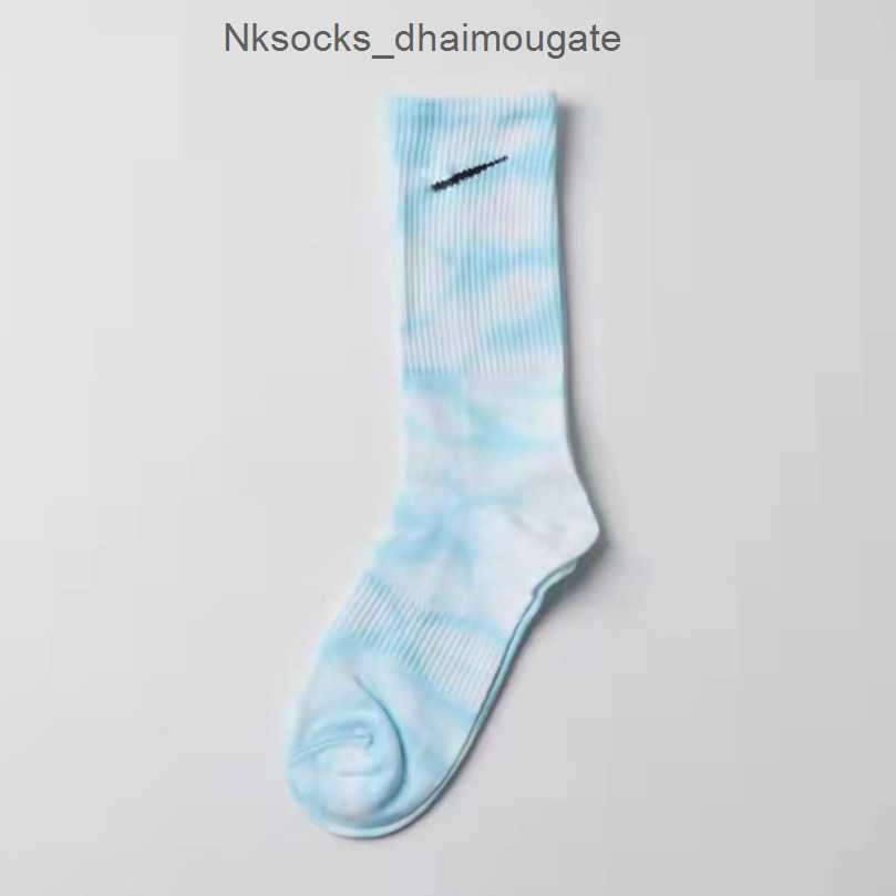 Luxury Fashion Men's Socks Women's Hook Brand Stockings Designers Breathable Versatile Couple's Men Women Tie Dyed Medium Long Short Tube Stocking Sports Sock Bqlh, Deep blue
Luxury Fashion Men's Socks Women's Hook Brand Stockings Designers Breathable Versatile Couple's Men Women Tie Dyed Medium Long Short Tube Stocking Sports Sock Bqlh, Deep blue