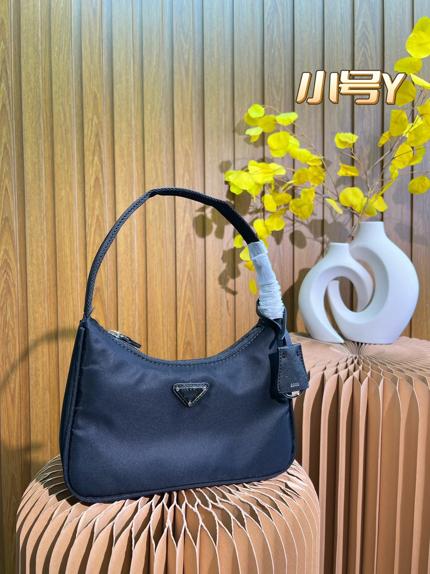 2022 Luxurys Designers Fashion Brushed Shoulder Bag For Women Bags Backpack Cross Body Pack Womens Nylon Totes Handbag Lady Messenger Bag
2022 Luxurys Designers Fashion Brushed Shoulder Bag For Women Bags Backpack Cross Body Pack Womens Nylon Totes Handbag Lady Messenger Bag