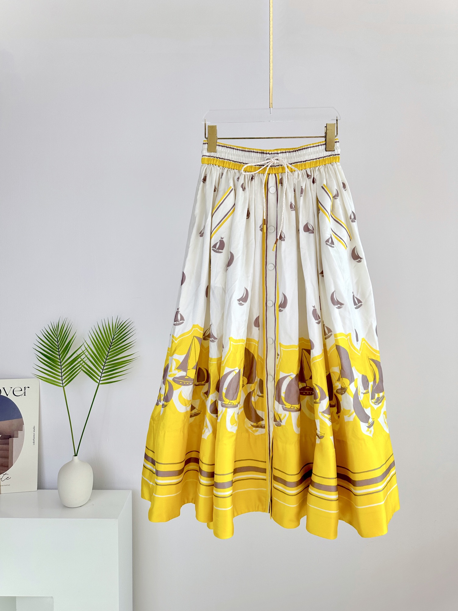 Skirts European fashion spring and summer new holiday series pleated mid-length skirt 01, Yellow
Skirts European fashion spring and summer new holiday series pleated mid-length skirt 01, Yellow