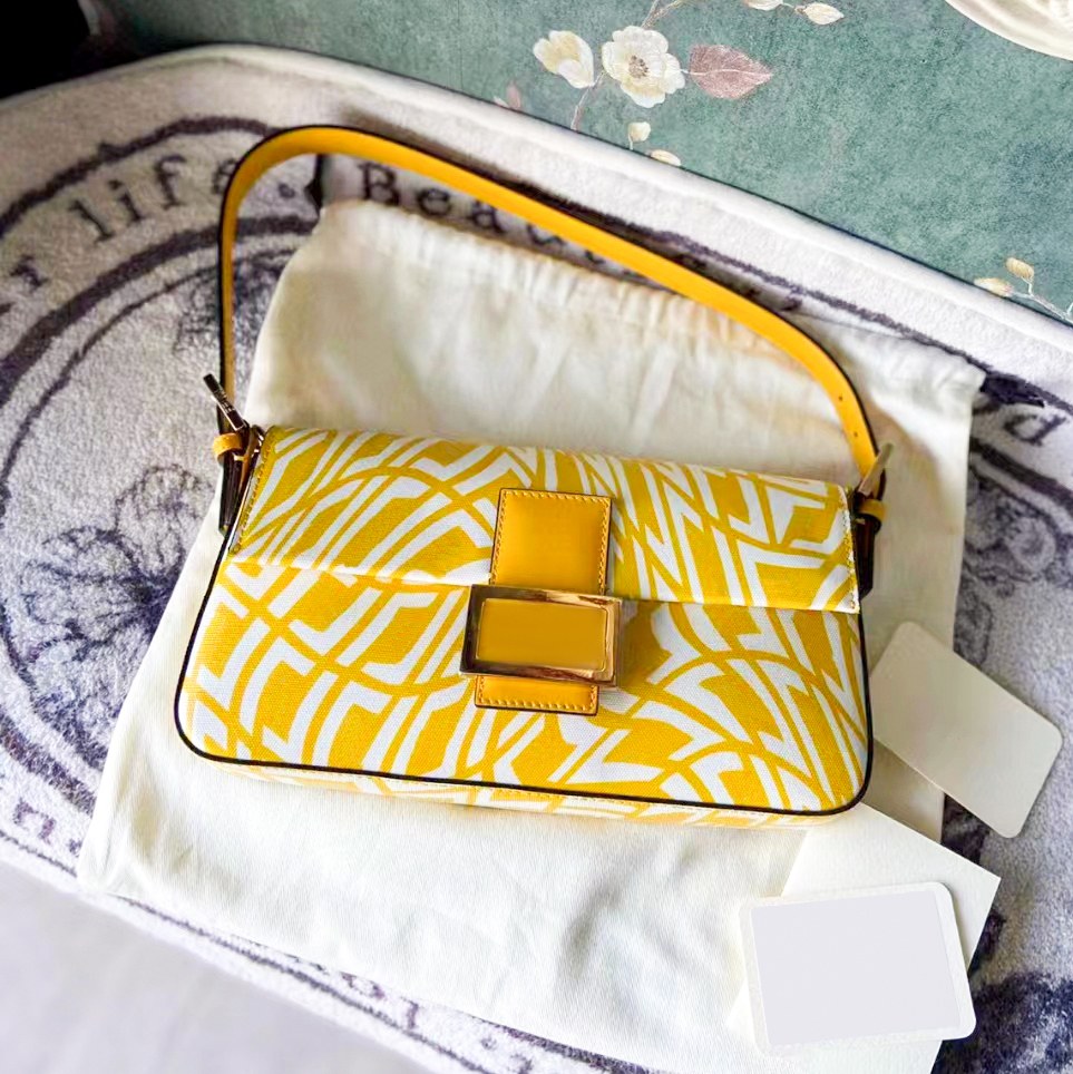 Fashion leather handbag Women's Men's Gift Envelope Oblique Strap purse Classic famous 1997 Tramp colorful baguette underarm clutch bag Luxury designer Tote Handbag, Yellow
Fashion leather handbag Women's Men's Gift Envelope Oblique Strap purse Classic famous 1997 Tramp colorful baguette underarm clutch bag Luxury designer Tote Handbag, Yellow