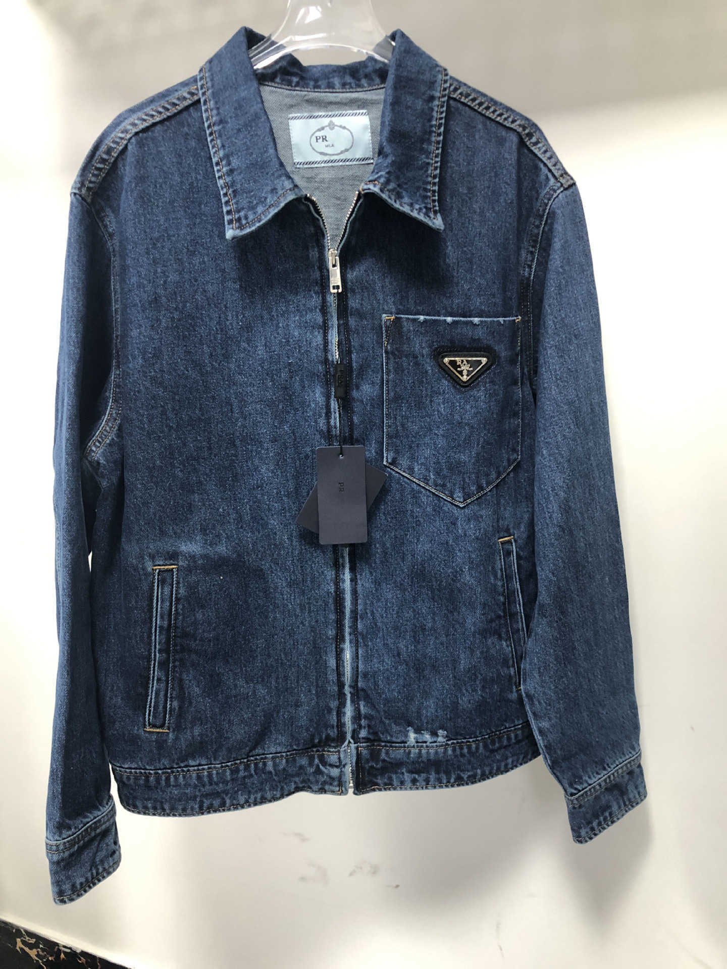 Women' Jackets autumn new classic triangle wear design dark blue denim jacket for men and women, Navy blue
Women' Jackets autumn new classic triangle wear design dark blue denim jacket for men and women, Navy blue