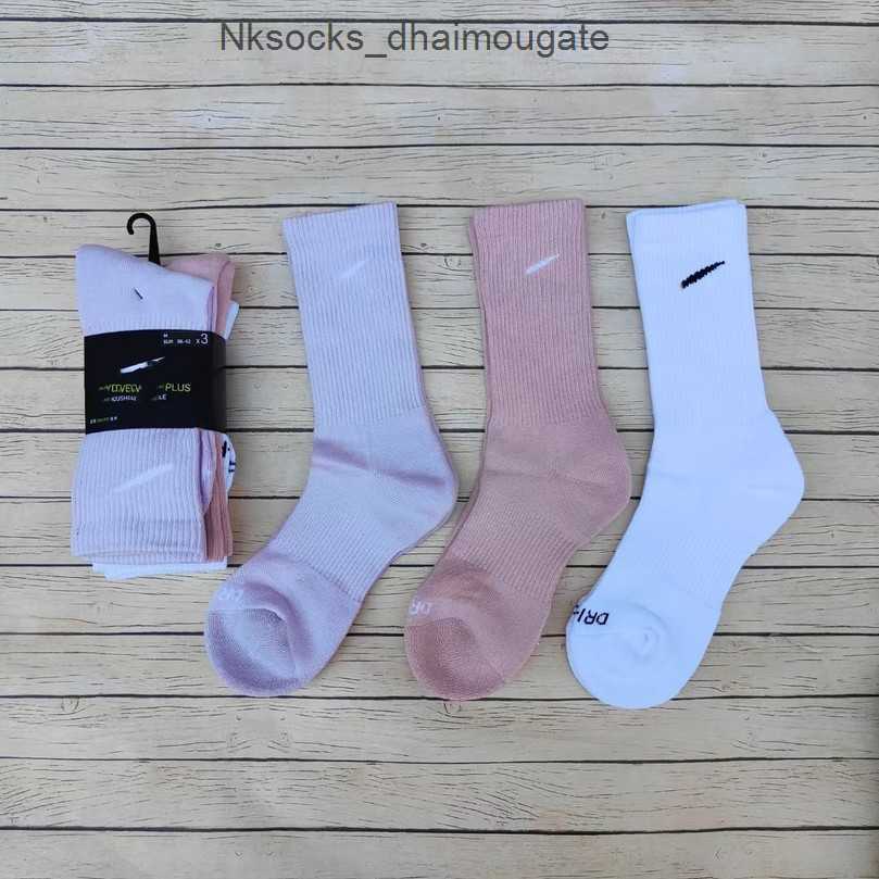 Men's Classic Fashion Socks Women's Hook Brand Stockings Designers Men Women Couple's Colorful Cotton Stocking Medium Long Tube Yoga Sports Breathable Sock W2sc
Men's Classic Fashion Socks Women's Hook Brand Stockings Designers Men Women Couple's Colorful Cotton Stocking Medium Long Tube Yoga Sports Breathable Sock W2sc