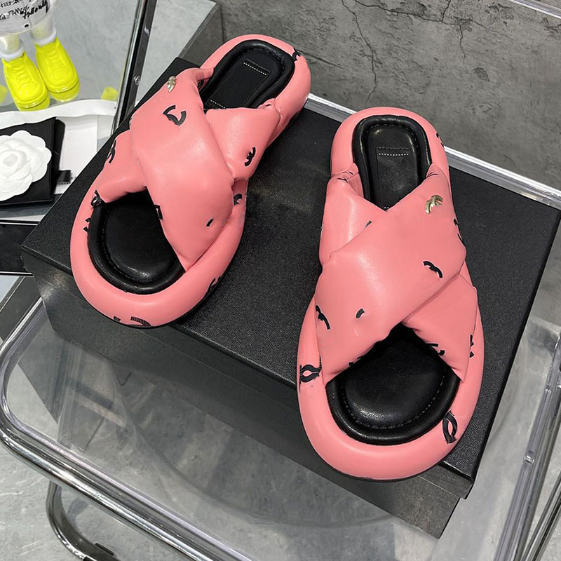 Womens Flat Heels Sandals Slip On Slippers With Soft Leather Letter Printing Open Toe House Shoes Designer Luxurys Outdoor Slide For Summer Ladies Casual Beach Shoe
Womens Flat Heels Sandals Slip On Slippers With Soft Leather Letter Printing Open Toe House Shoes Designer Luxurys Outdoor Slide For Summer Ladies Casual Beach Shoe