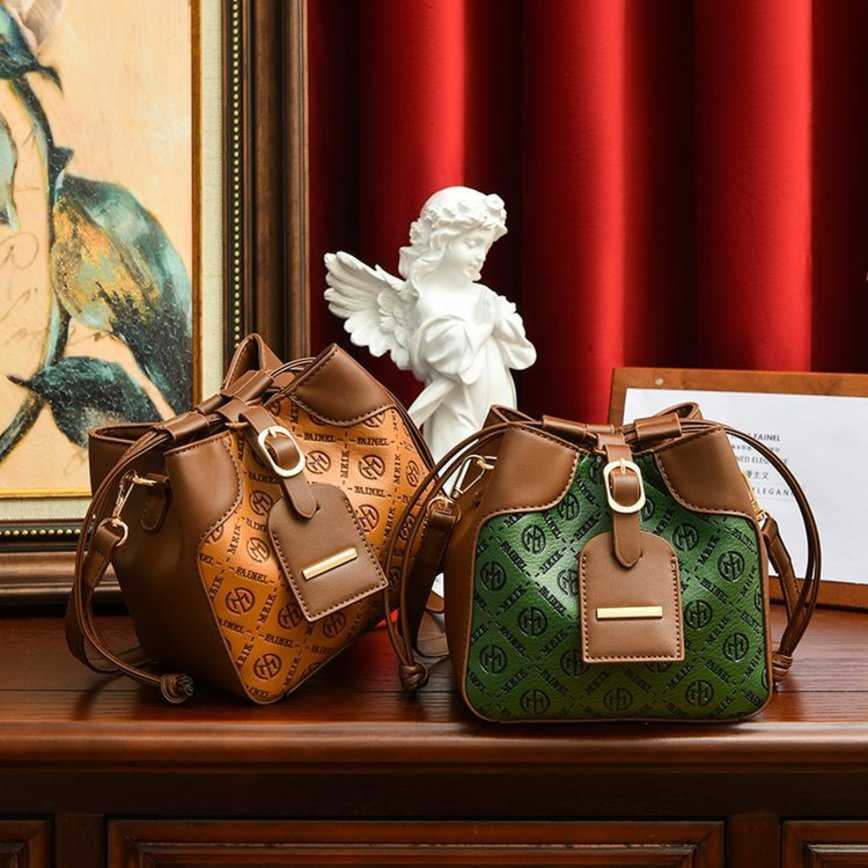 2023 New Crossbody Bags for Women spring simple portable bucket women's one-shoulder messenger bag Designer Purse Handbags, Green4
2023 New Crossbody Bags for Women spring simple portable bucket women's one-shoulder messenger bag Designer Purse Handbags, Green4