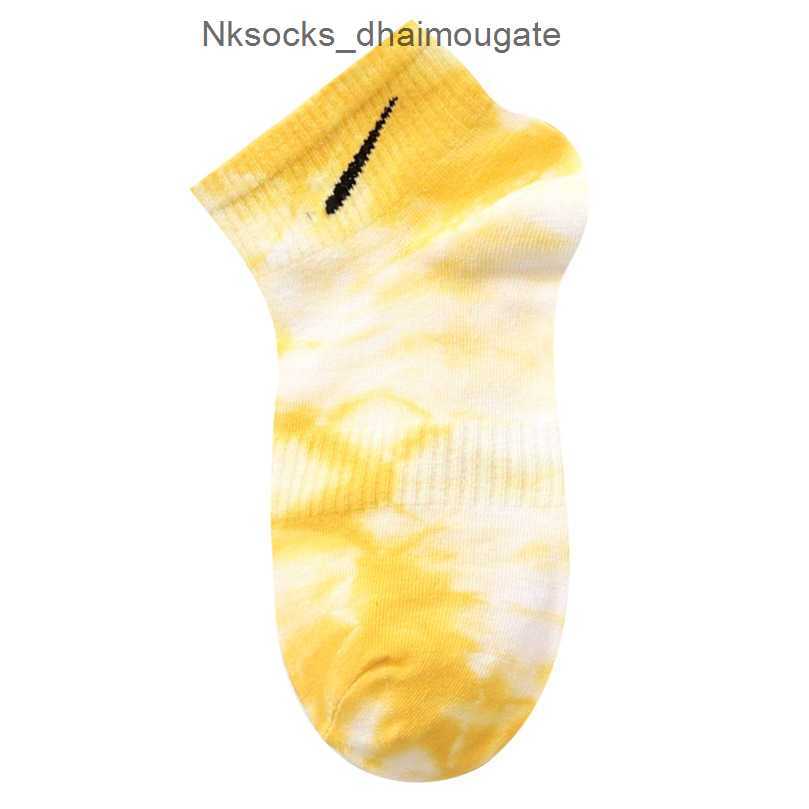Luxury Fashion Men's Socks Women's Hook Brand Stockings Designers Spring Summer Men Women Tie Dyed Low Top Stocking Rainbow Candy Color Sports Yoga Ship Sock N7sk, Tie dye - light purple
Luxury Fashion Men's Socks Women's Hook Brand Stockings Designers Spring Summer Men Women Tie Dyed Low Top Stocking Rainbow Candy Color Sports Yoga Ship Sock N7sk, Tie dye - light purple