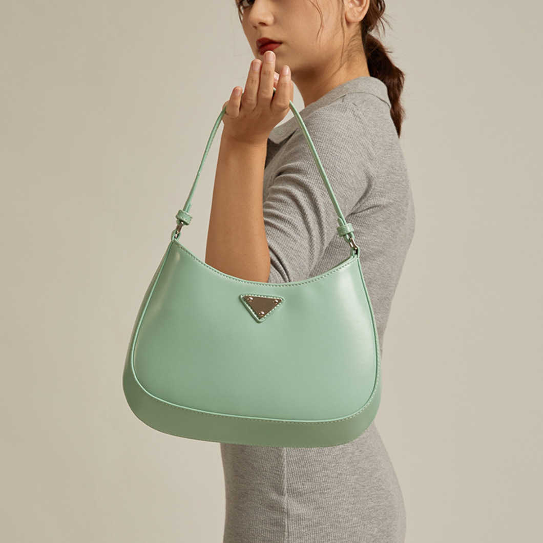 New fashion bag wholesale market UI meidudu niche summer leisure and South one handbagHigh, Green spot new products
New fashion bag wholesale market UI meidudu niche summer leisure and South one handbagHigh, Green spot new products