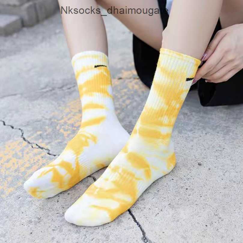 Men's Luxury Fashion Socks Women's Hook Brand Stockings Designers Breathable Versatile Couple's Men Women Tie Dyed Medium Long Short Tube Stocking Sports Sock As89, Deep blue
Men's Luxury Fashion Socks Women's Hook Brand Stockings Designers Breathable Versatile Couple's Men Women Tie Dyed Medium Long Short Tube Stocking Sports Sock As89, Deep blue
