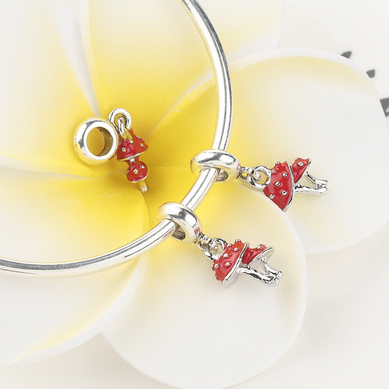 The New Popular 925 Sterling Silver Suspension Cute Red Cat Heart Pendant Is Suitable For Primitive Charm DIY Bracelet Necklace Accessories Jewelry
