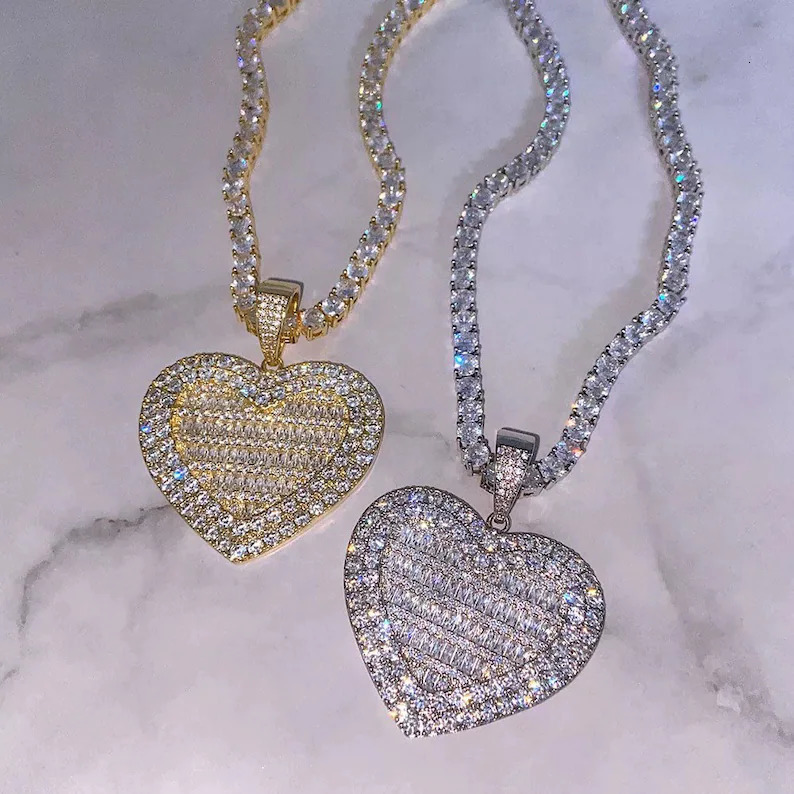 Pendant Necklaces In Stock Iced Out Bling Women Jewelry 5A White Cubic Zirconia Heart Shaped Pendant Necklace With Tennis Box Chain 230225