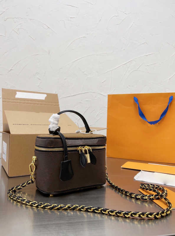 Evening Bags Welfare 42265 NICE BB M45165 VANITY PM Handbag purse women Cowhide leather canvas vanity case crossbody shoulder bag 5A quality with
Evening Bags Welfare 42265 NICE BB M45165 VANITY PM Handbag purse women Cowhide leather canvas vanity case crossbody shoulder bag 5A quality with