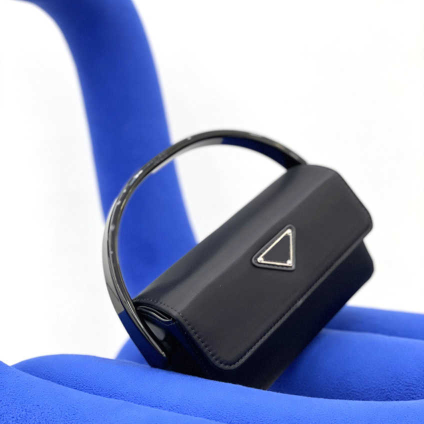 2023 High Quality Women Bags Small design small square bag personalized vintage strap 70%off Factory Handbags, Square box
2023 High Quality Women Bags Small design small square bag personalized vintage strap 70%off Factory Handbags, Square box