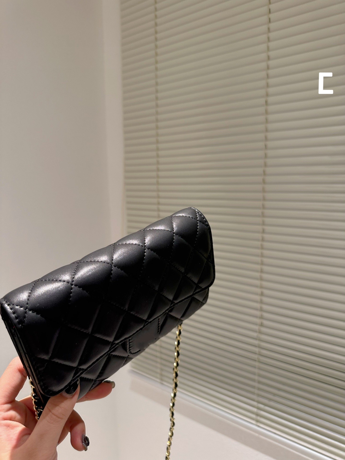 Lazy and lovely new mobile phone bag