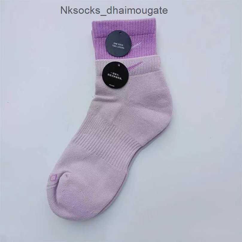 Fashion Men's Luxury Socks Women's Hook Brand Stockings Designers Fake Two Pairs Splicing Women Men Sports Yoga Breathable Stocking Couple's Basketball Sock W98k, Medium cylinder 8
Fashion Men's Luxury Socks Women's Hook Brand Stockings Designers Fake Two Pairs Splicing Women Men Sports Yoga Breathable Stocking Couple's Basketball Sock W98k, Medium cylinder 8