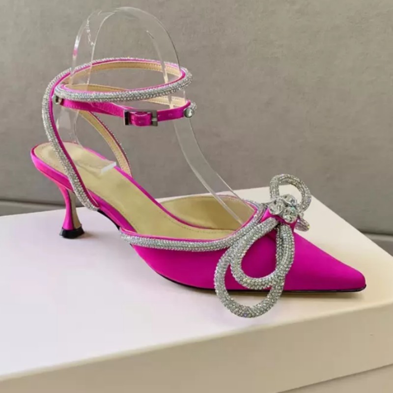 Pumps Mach Satin Bow Crystal Embellished Evening shoes 65mm stiletto Heels sandals women medium heels Luxury Designers ankle strap Dress, As pic
Pumps Mach Satin Bow Crystal Embellished Evening shoes 65mm stiletto Heels sandals women medium heels Luxury Designers ankle strap Dress, As pic